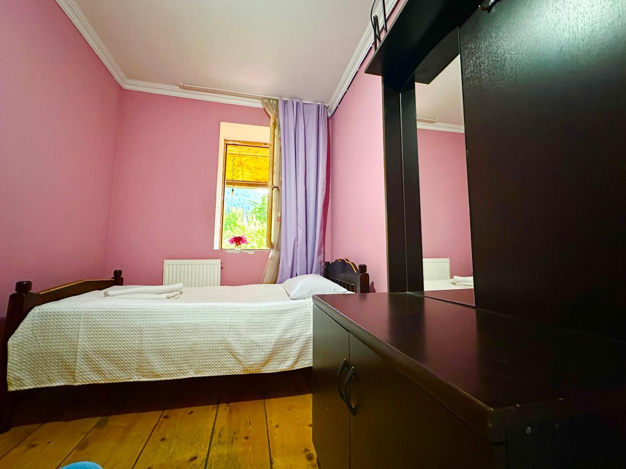 Mziuri Guest House Mestia Exterior photo